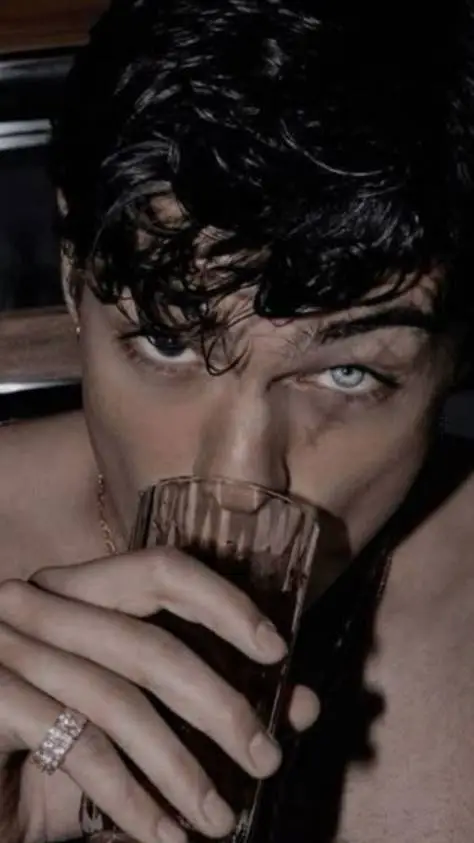 ai character: Zade Medaous  background