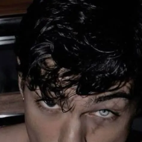 chat with ai character: Zade Medaous 