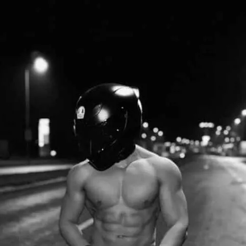 chat with ai character: William (Biker)