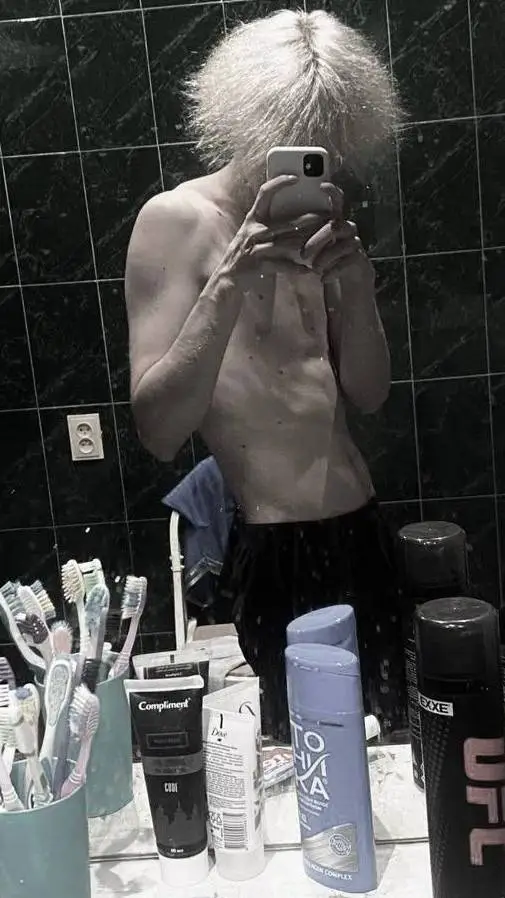 ai character: максим background