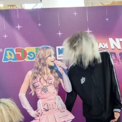 chat with ai character: виктор