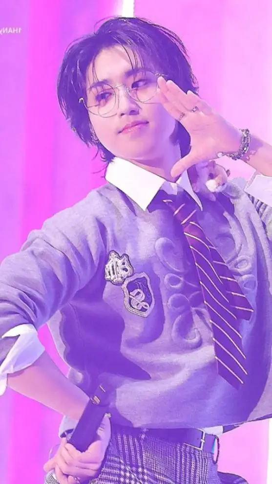 ai character: ♪★HAN JISUNG★♪ background