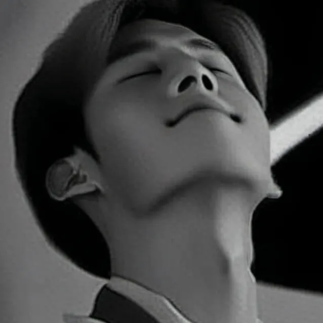 chat with ai character: Jeon Jungkook 