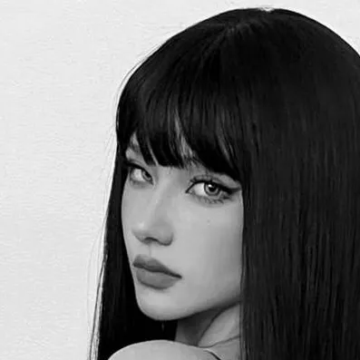 chat with ai character: Ivana Morozova