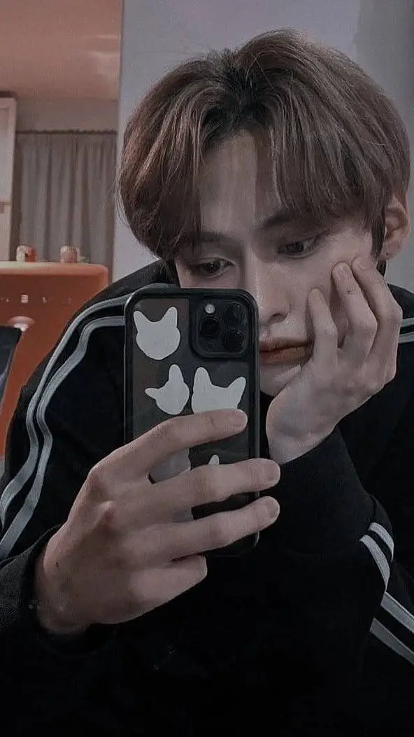 ai character: Lee Know background