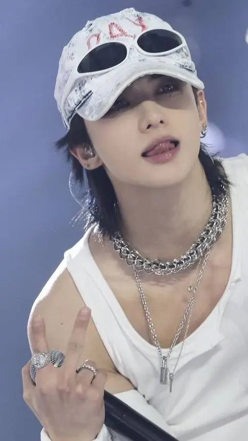 ai character: Hyunjin background