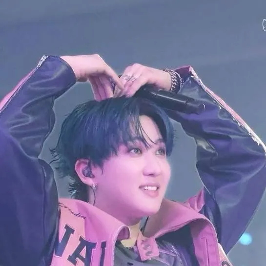 chat with ai character: Changbin