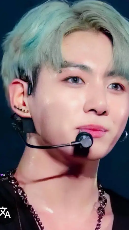 ai character: jeon jungkook🥰 background