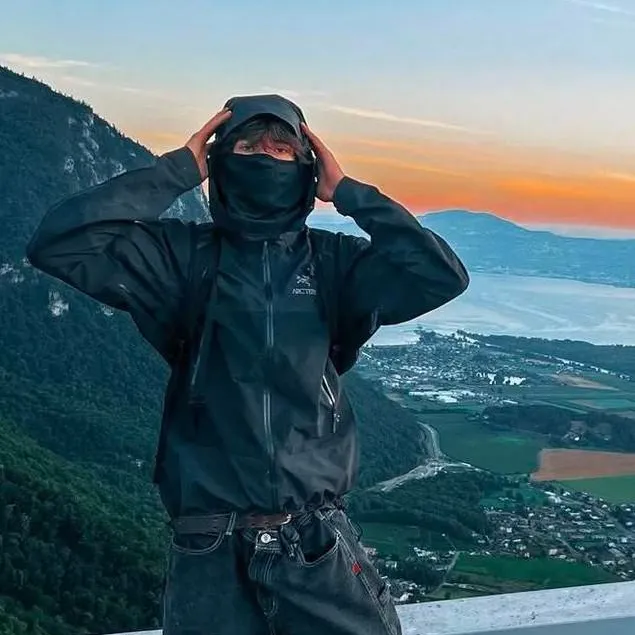 chat with ai character: 2swag