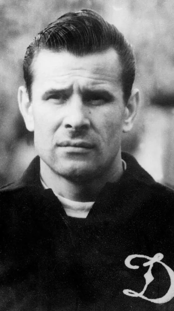 ai character: Lev Yashin  background