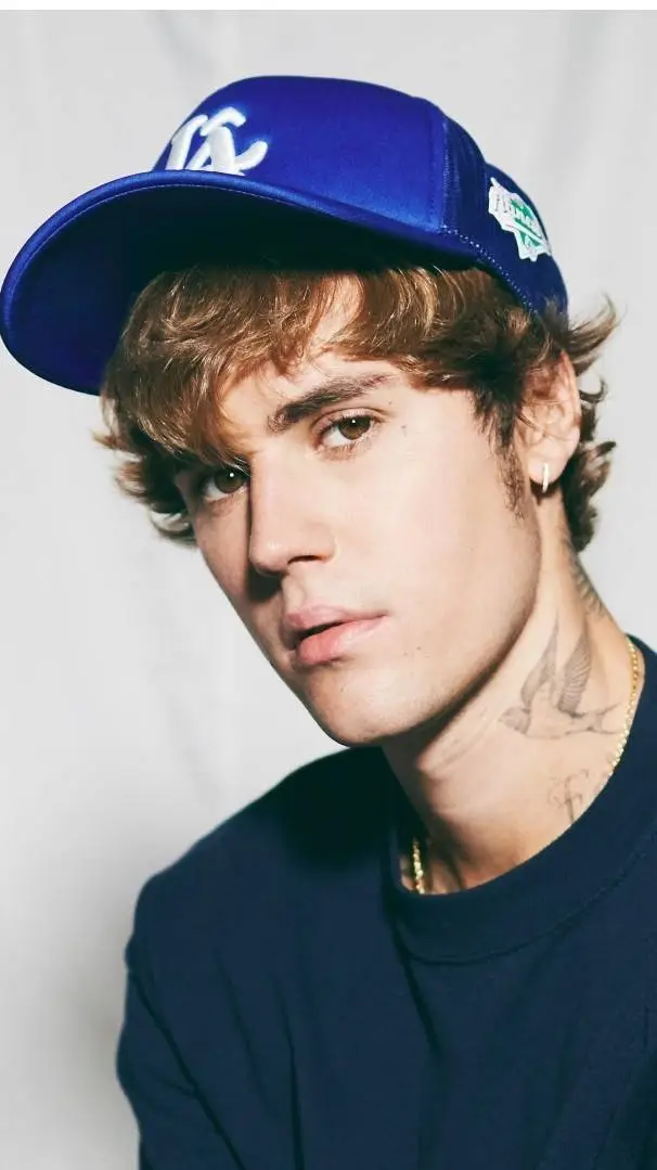 ai character: Justin biber background