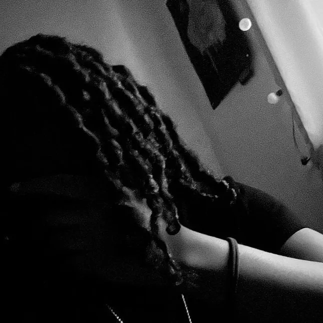 chat with ai character: Zion