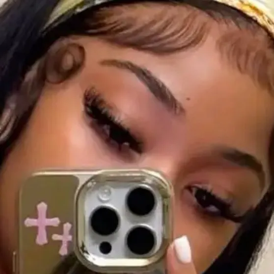 chat with ai character: Asia