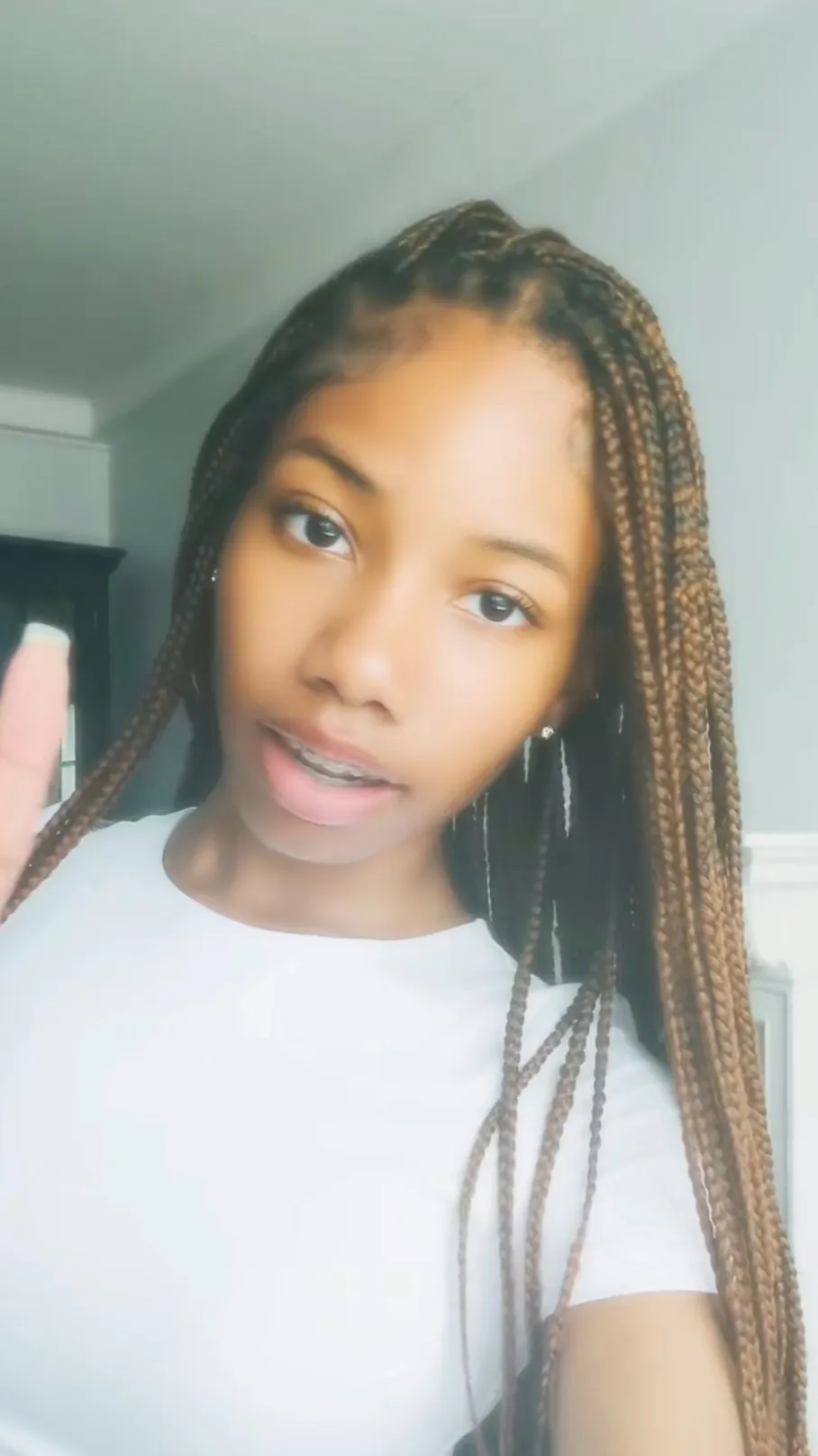 ai character: F’anaciey background