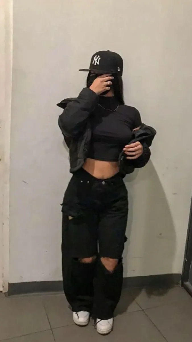 ai character: Zara Miller background