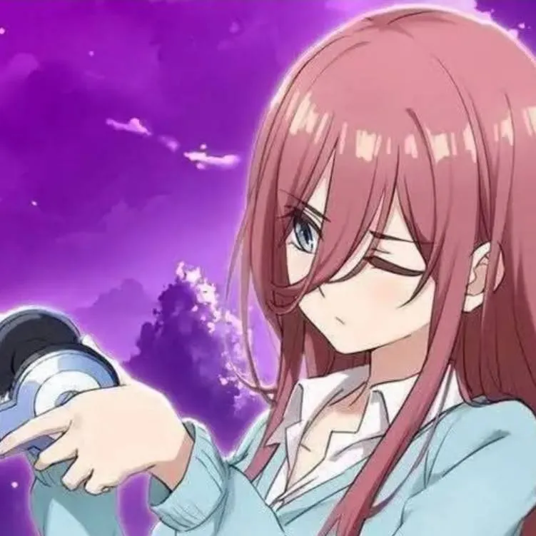 chat with ai character: Miku nakano 