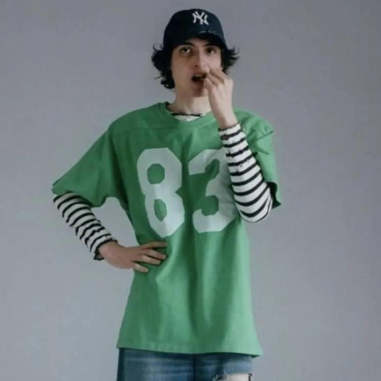 chat with ai character: finn wolfhard