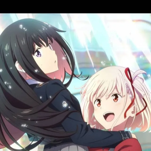 chat with ai character: Mia y Luna