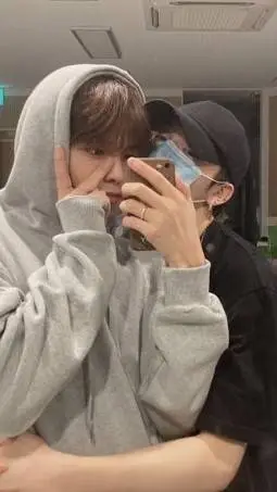 ai character: 🍀 CHANMIN 🍀 background