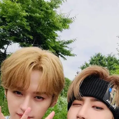 chat with ai character: MINSUNG 💋