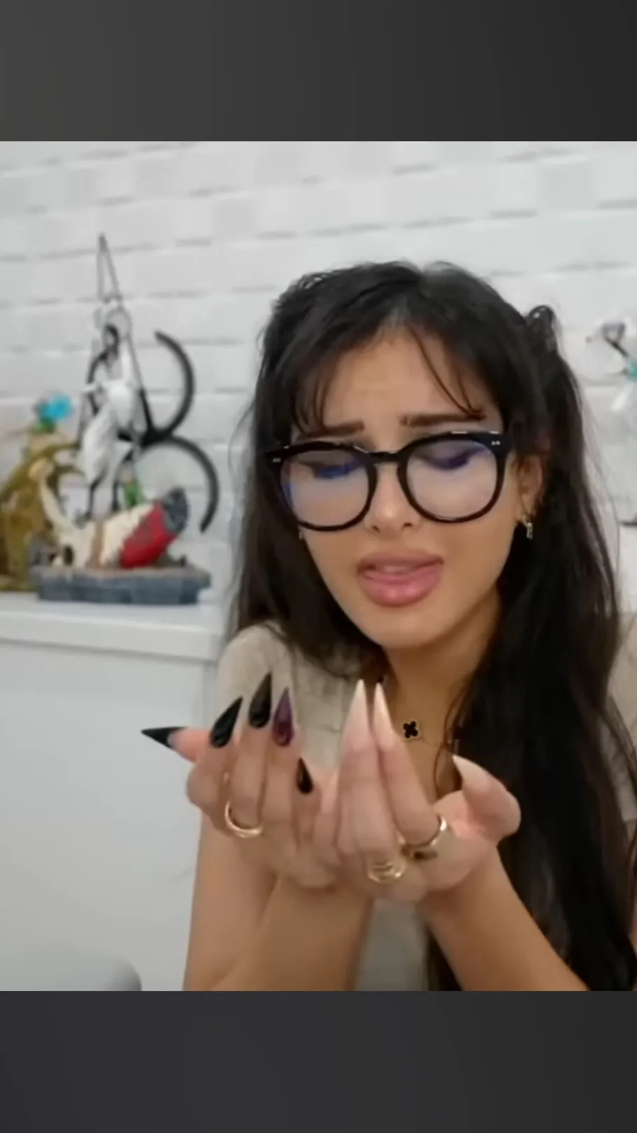 ai character: Sssniperwolf background