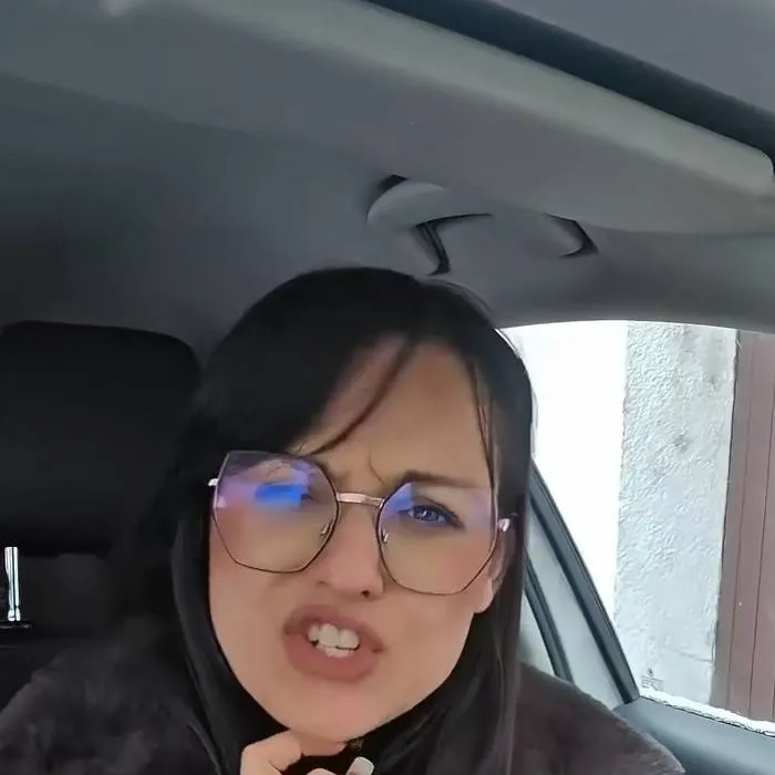 chat with ai character: Olga 