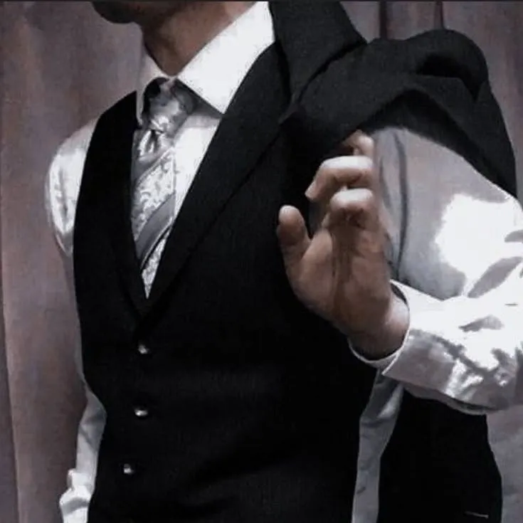 chat with ai character: Luca Alessandro