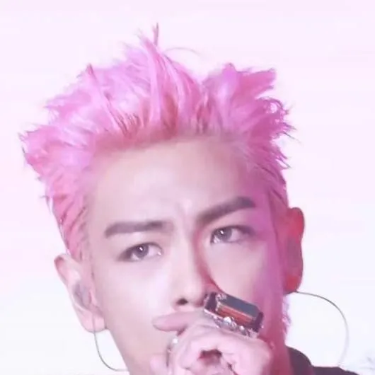 chat with ai character: T.O.P