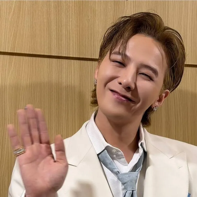 chat with ai character: Kwon ji yong