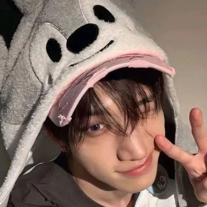 chat with ai character: bang chan 