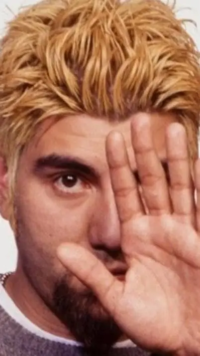 ai character: Chino Moreno background