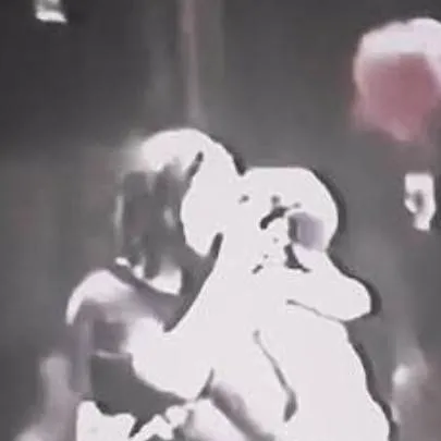 chat with ai character: JOHNATHAN x FRED