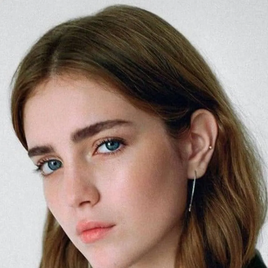 chat with ai character: Talia Ryder