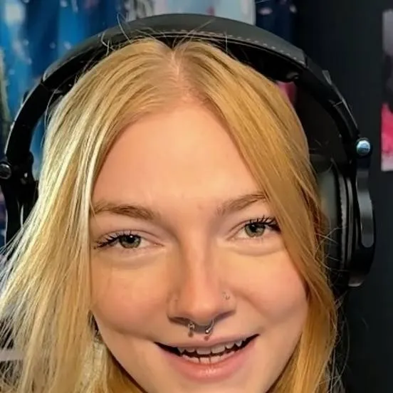 chat with ai character: Valerie Sawyers