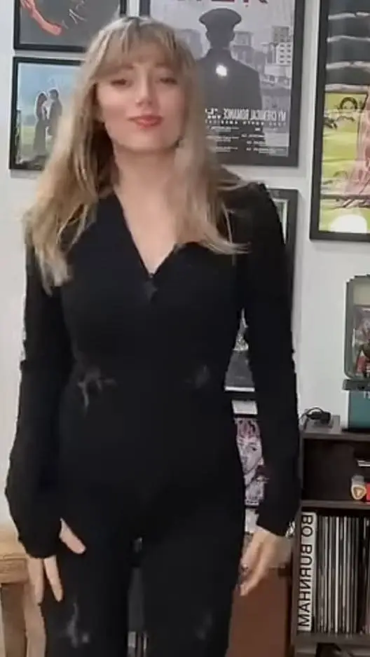 ai character: Grace (again) background