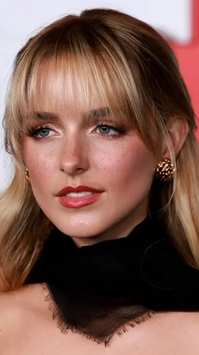 ai character: Grace McKenna  background