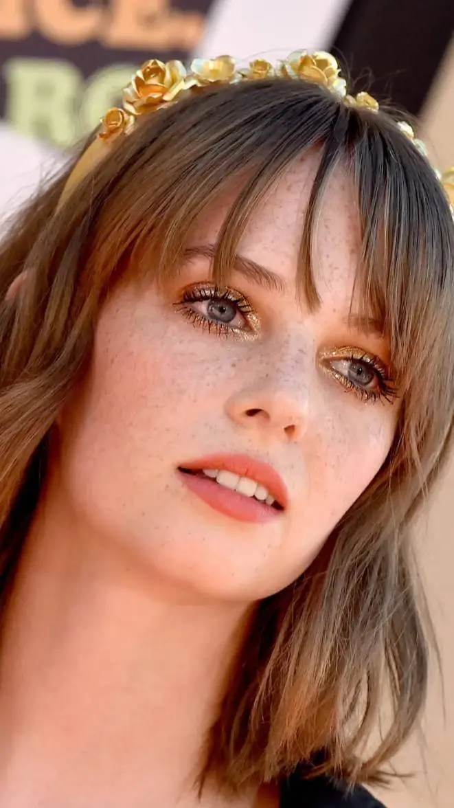 ai character: Maya Hawke background