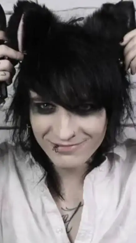ai character: Johnnie Guilbert background