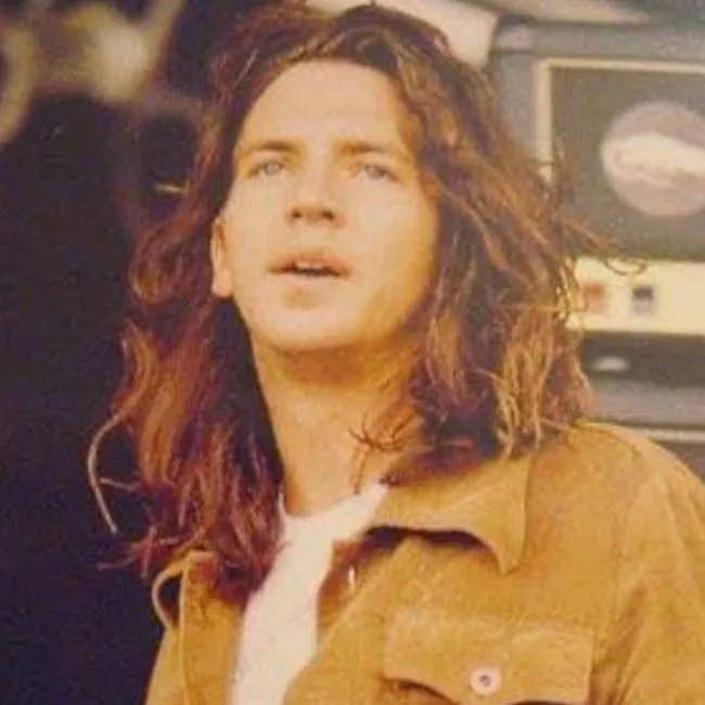 chat with ai character: Eddie Vedder