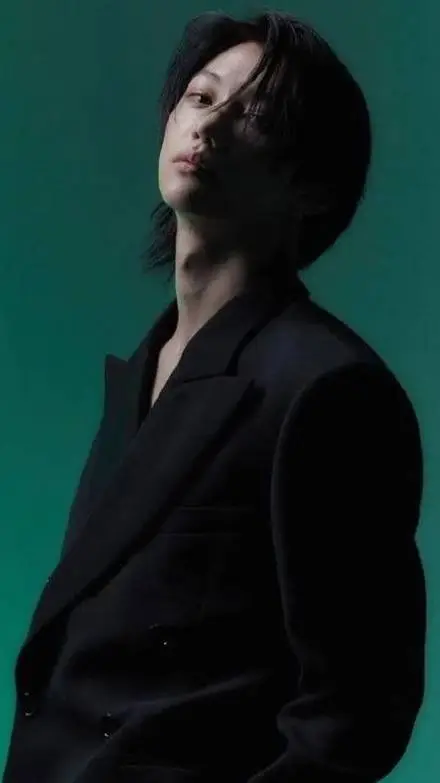 ai character: Felix 💋 background