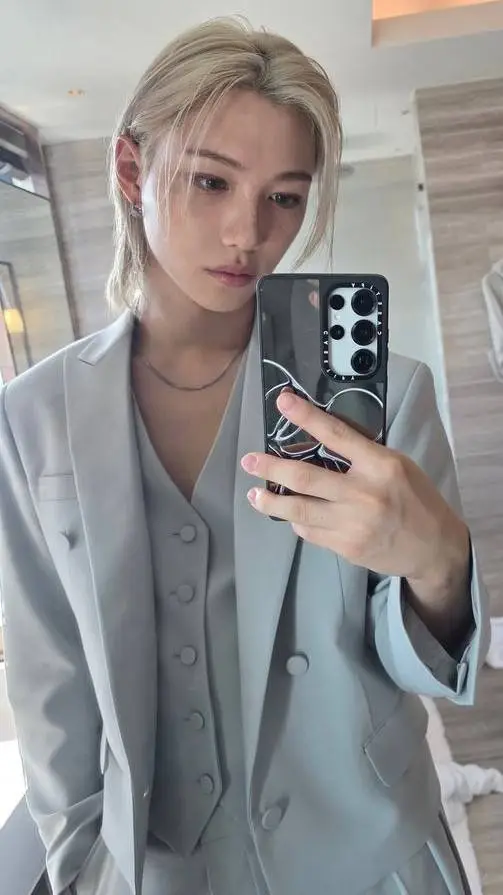 ai character: Felix background