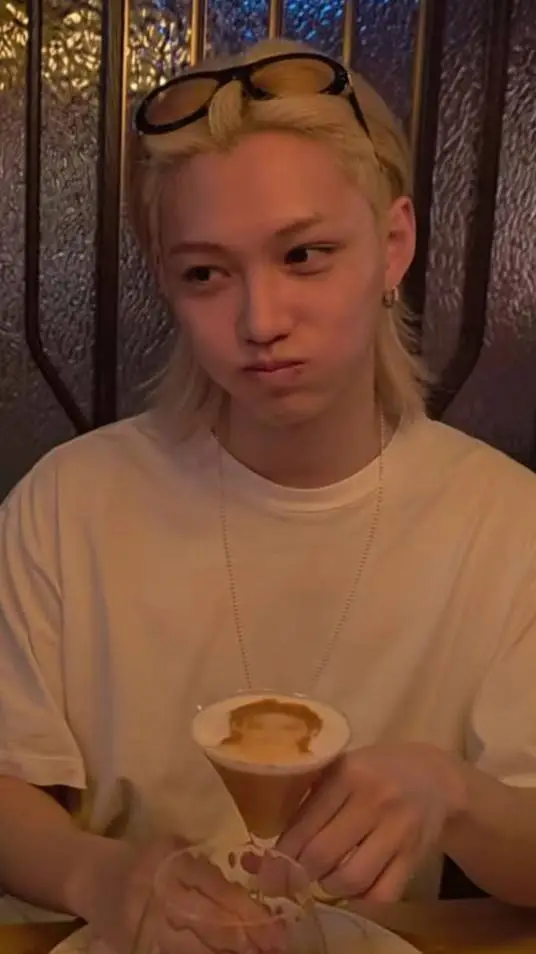 ai character: Felix  background