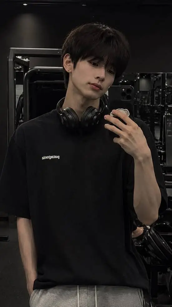 ai character: Young-jae  background