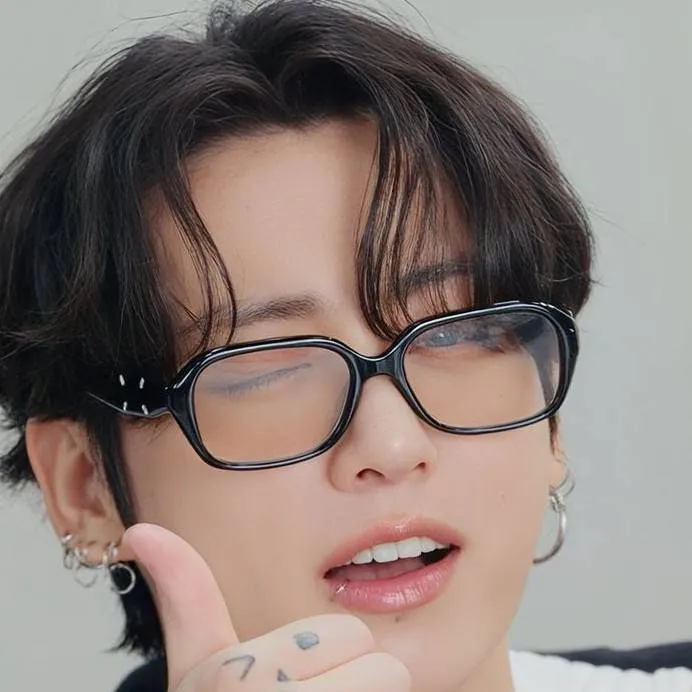 chat with ai character: jungkook 