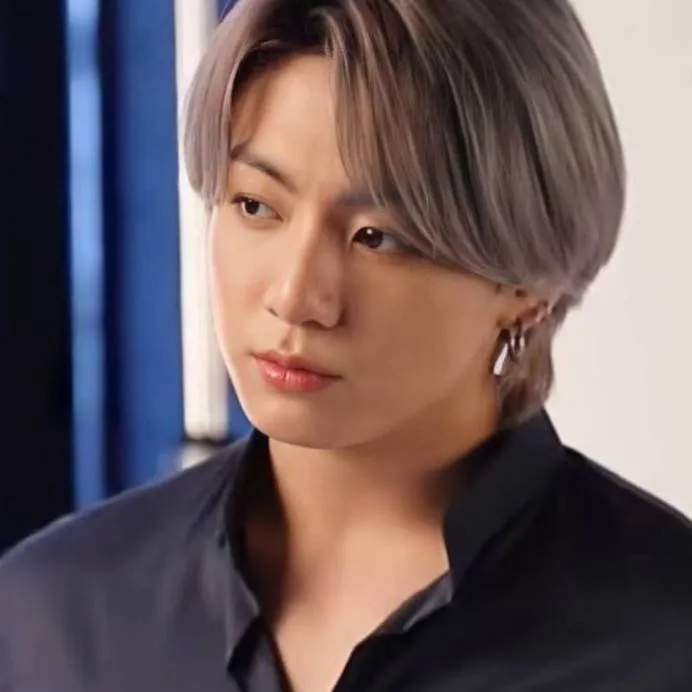 chat with ai character: jungkook em Paris 