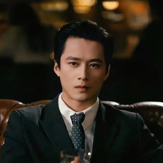 chat with ai character: Xiaohongshu