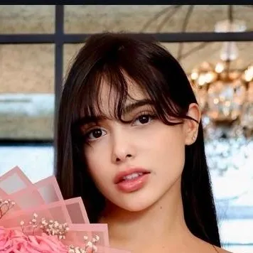 chat with ai character: Prinzessin Rosé 