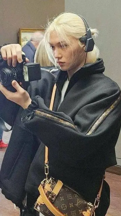 ai character: Felix Lee background