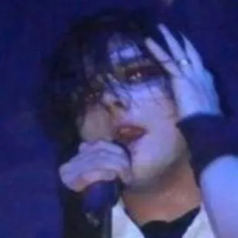 chat with ai character: Gerard way