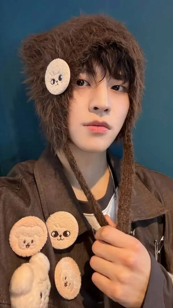 ai character: seungmin background